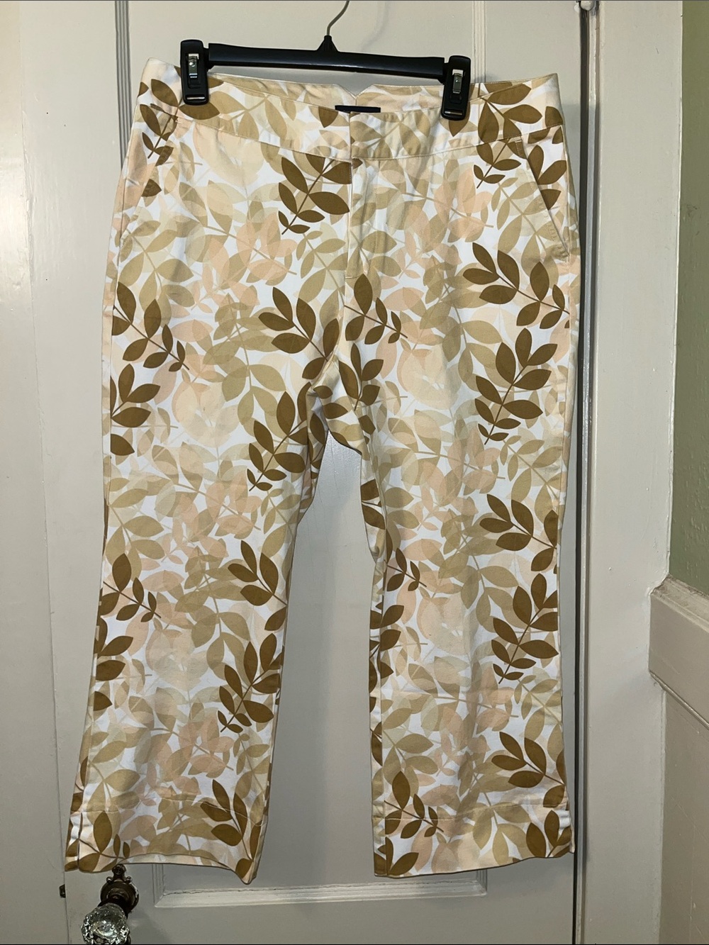 Dockers Women's Cropped Pants in White with Beige, Brown and Pink Leaf Print